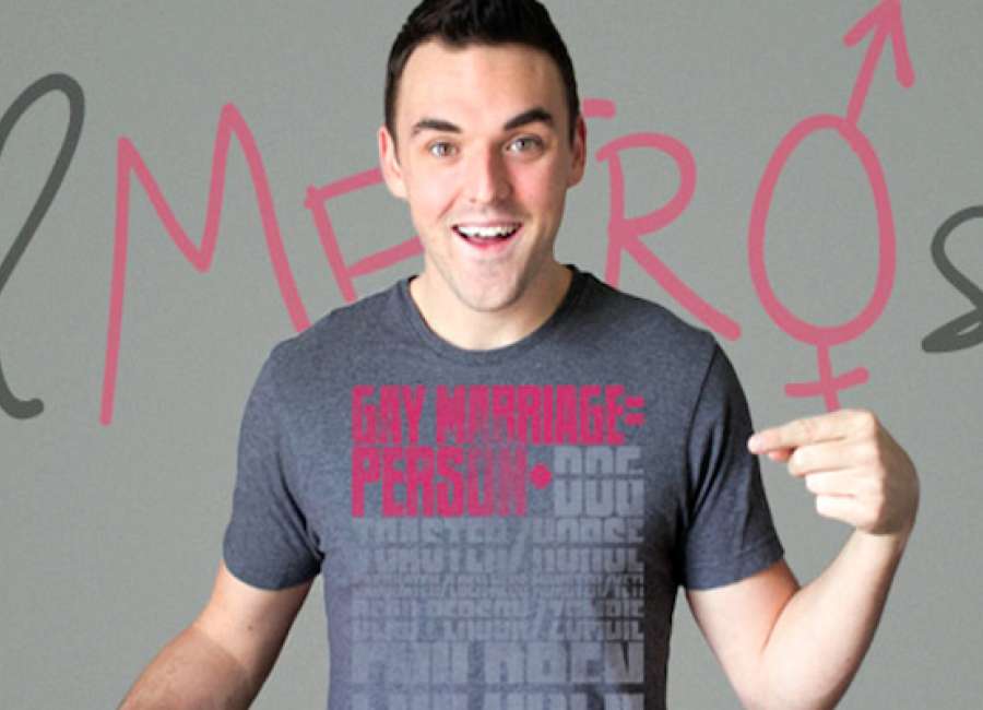 Comedian tackles modern social issues