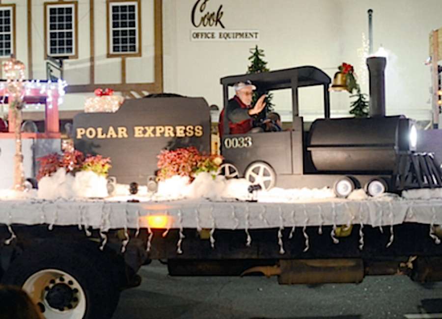 Coweta kicks off holidays with parades, tree lightings