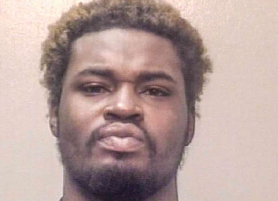 Newnan homeowner encounters burglar