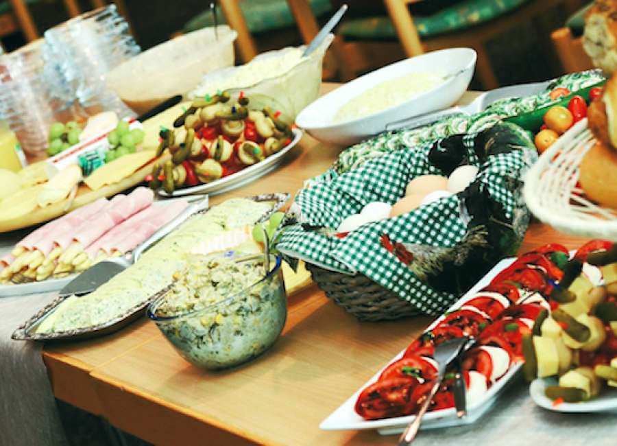 Picnics, potlucks & family reunions