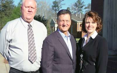 ​U.S. Rep. Lynn Westmoreland visits Smokey Road Middle School