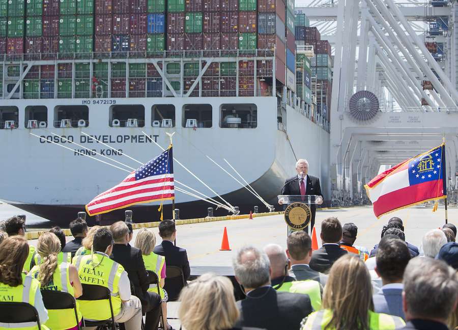 Big ships starting to arrive in Savannah