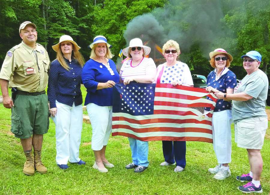DAR holds flag retirement