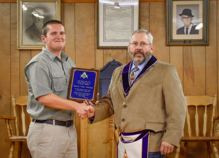 Deputy honored for lifesaving gesture