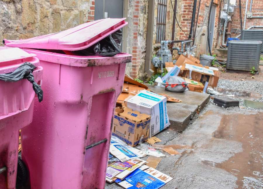 Downtown Newnan talks trash