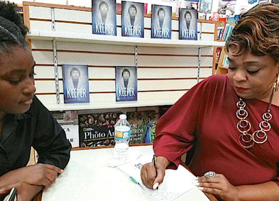 Therapist to sign books