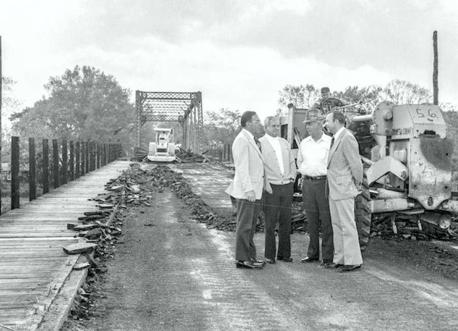 Flashback Friday: April 1, 1976