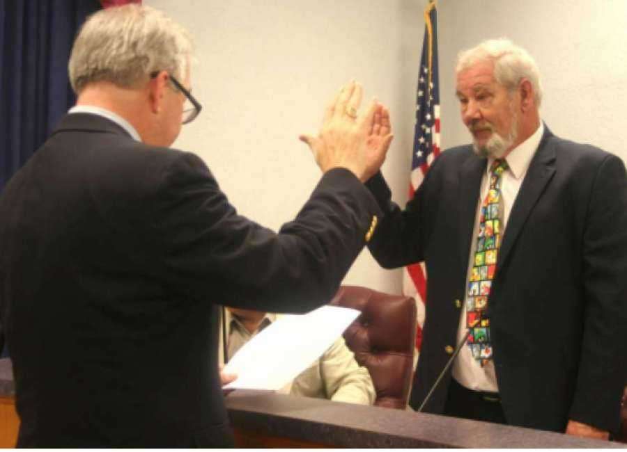 Grantville councilman sues mayor over $9.08
