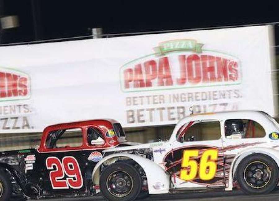 Hicks pulls off a victory in Outlaw Division