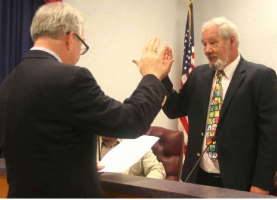 King files suit for $9.08 for campaign sign removal