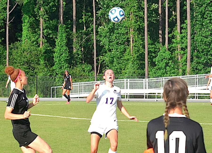 Lady Lions hold on for big 3-2 victory