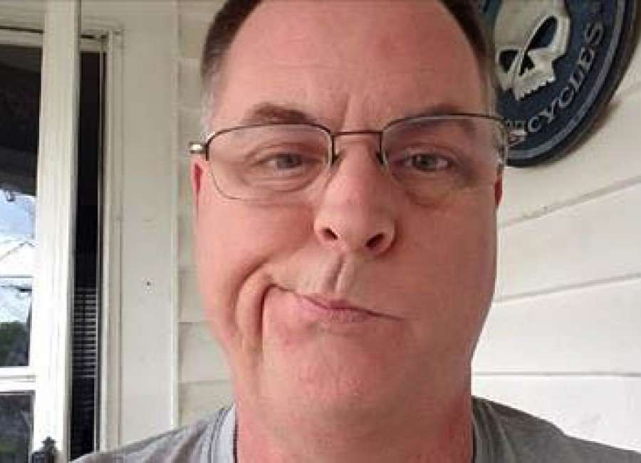 Man delivers wanted felon to police, but reward money is not an option