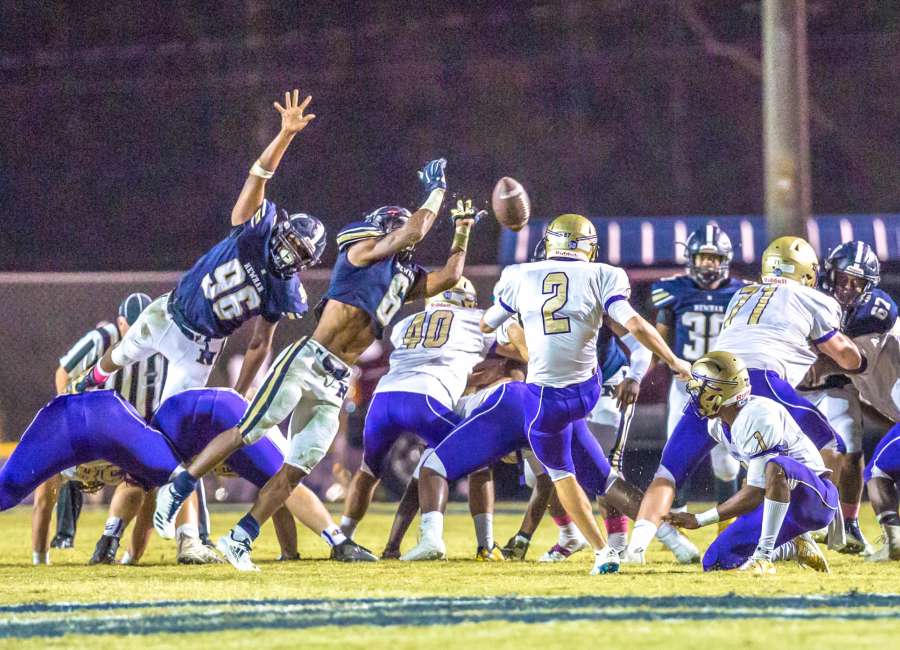 Newnan outlasts Indians, 30-28