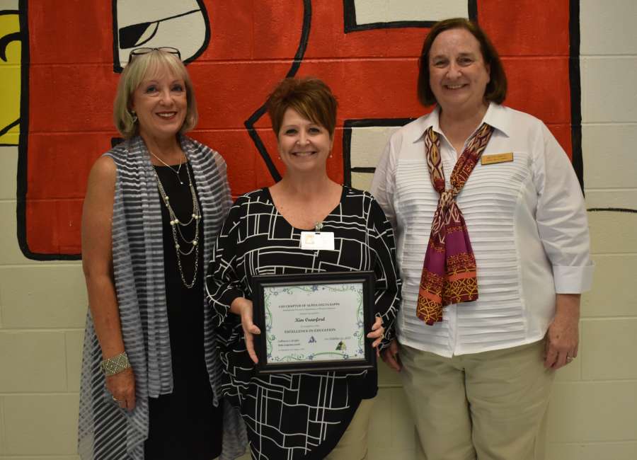 Ruth Hill instructional coach receives Excellence in Education Award