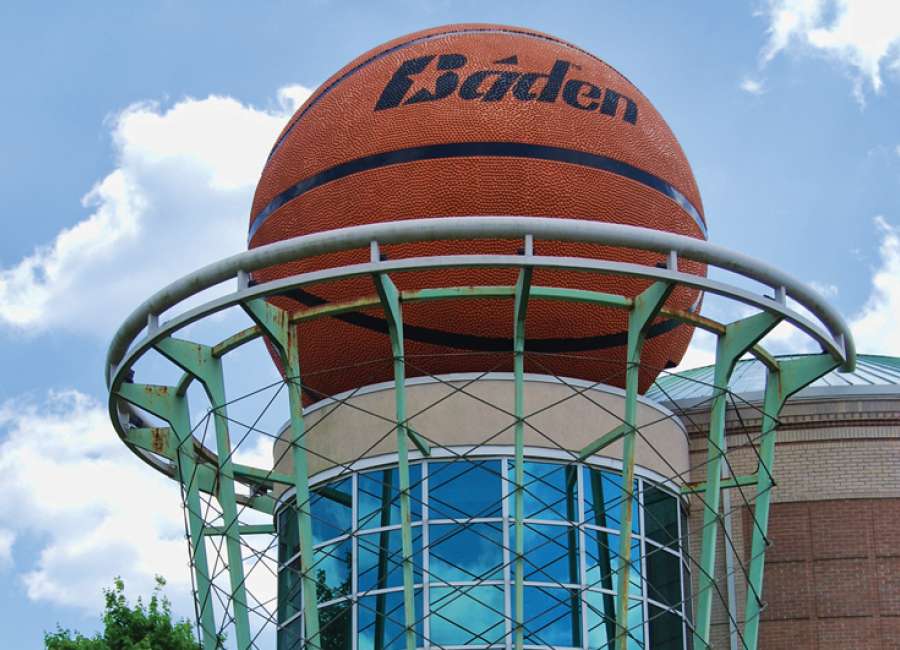 Taylor enshrined in basketball hall of fame