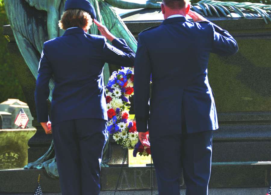 Wreath presented at Arthur's grave