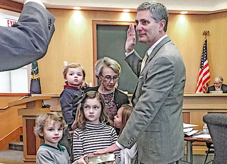 Brady sworn in as mayor