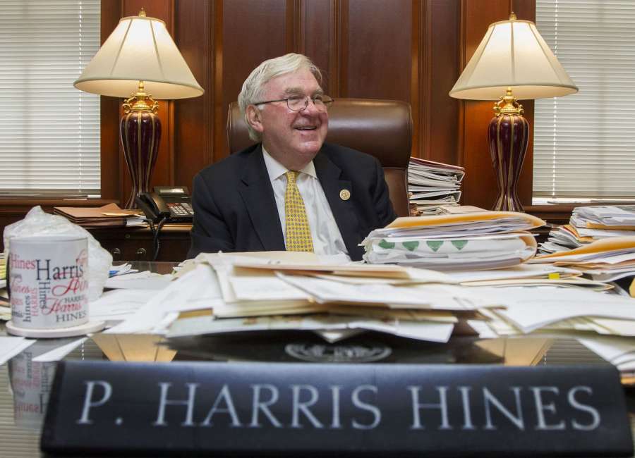 Chief Justice Hines killed in wreck