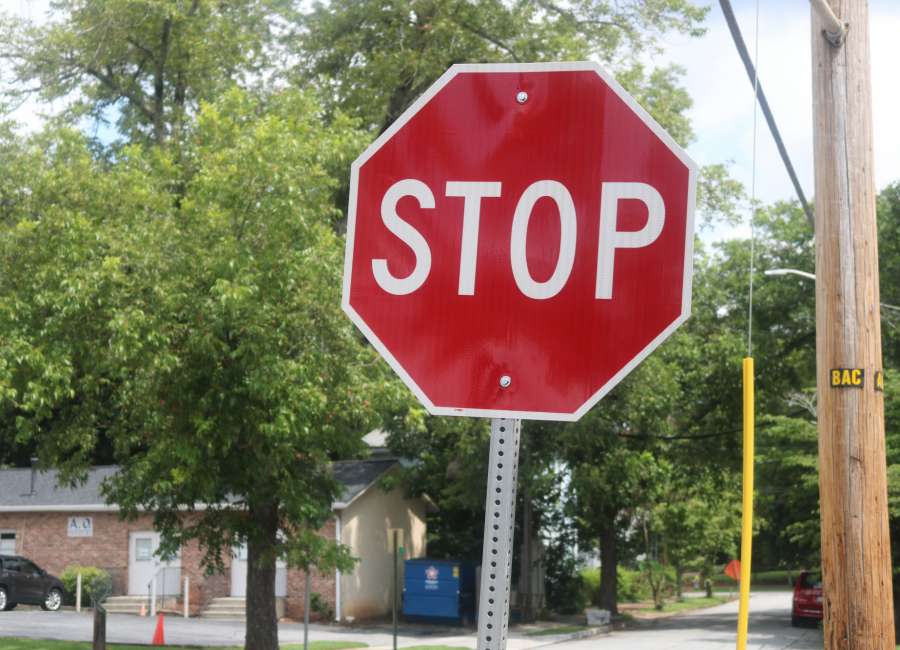 Damage leads Senoia to buy new stop signs