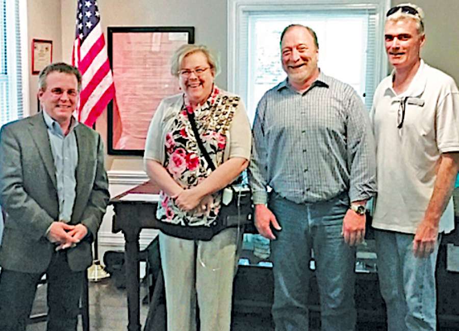 DAR gives $10,000 to Senoia history museum
