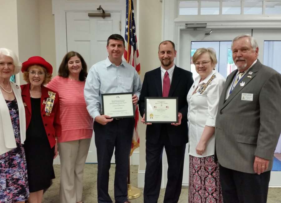 DAR, SAR honor bank for flag display