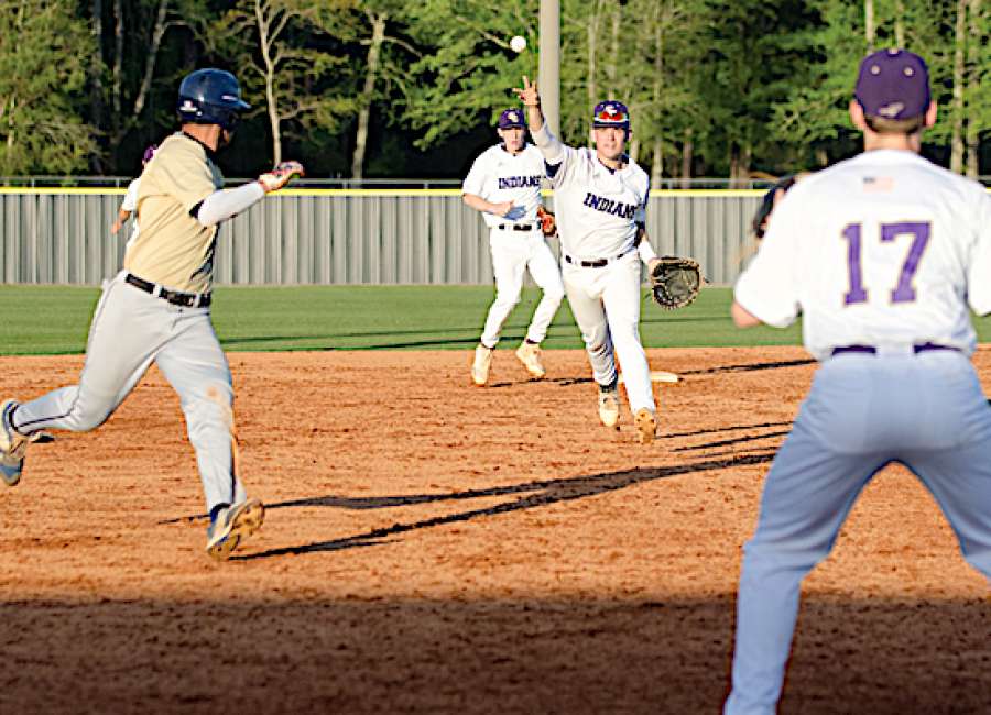 ECHS wins final game between Indians, Wildcats with less drama
