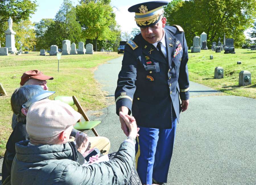  General speaks at Arthur grave ceremony