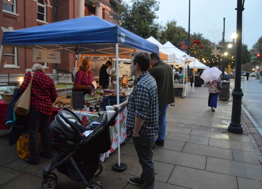 Holiday cheer kicks off in downtown Newnan
