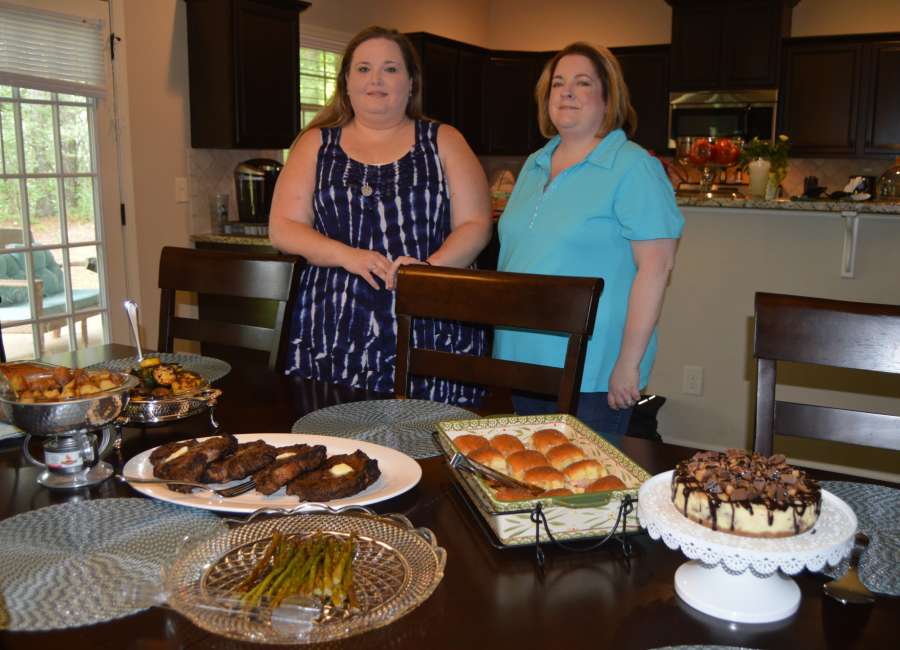 Neighbors find friendship through food