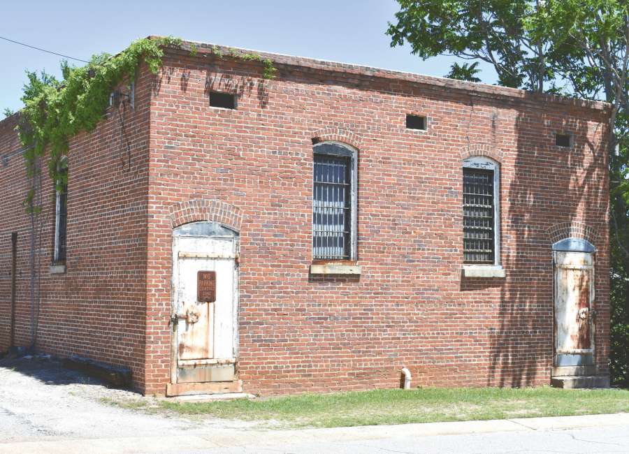 Old city jail eyed as possible site for commercial venture
