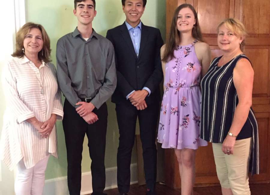 Old Town Garden Club awards scholarships