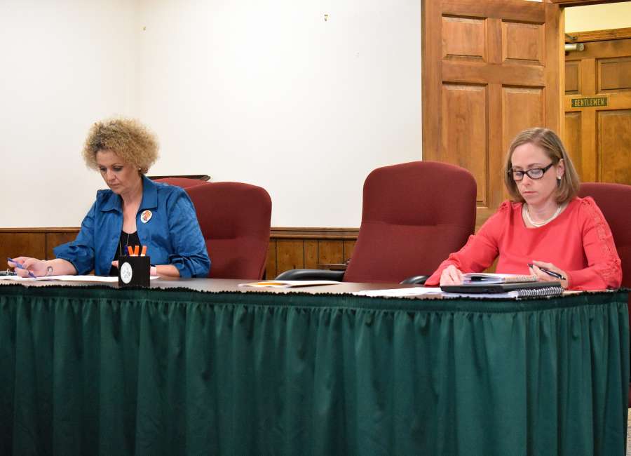 School board incumbents look to stay seated