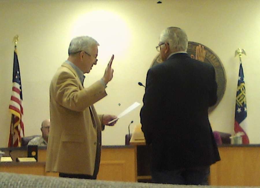 Sells sworn into council