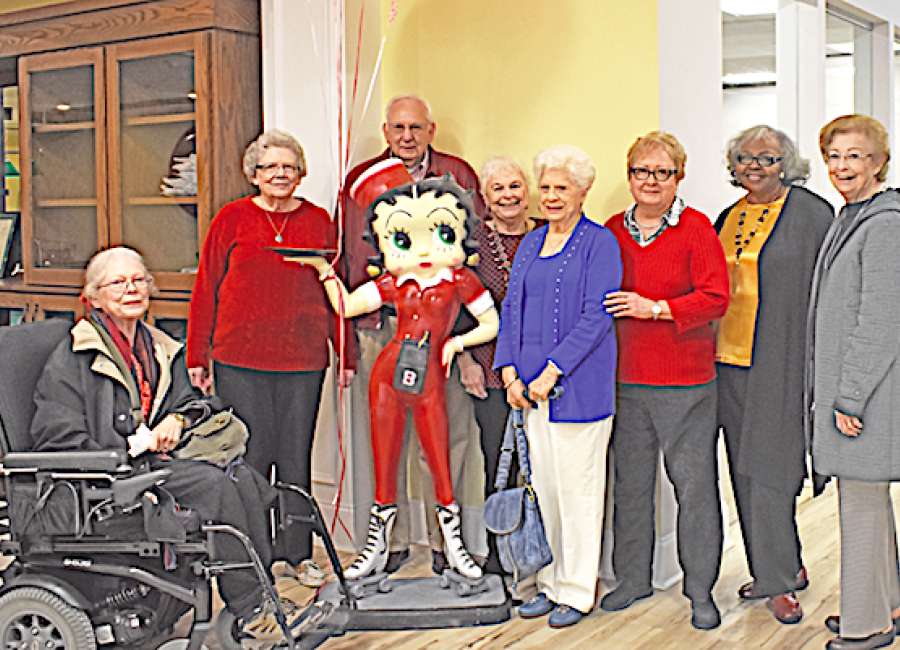 Senior Friends host Valentine’s social