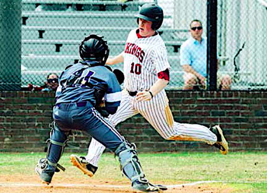 Vikings sweep Indians in non-region doubleheader
