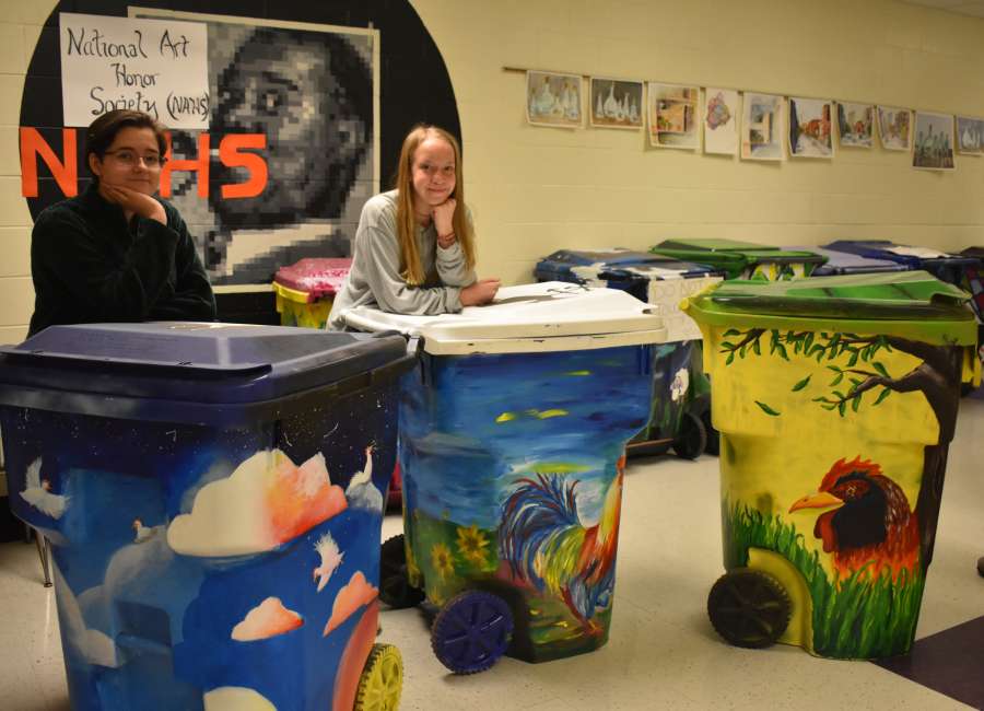 East Coweta High School students contribute to Wadsworth Alley