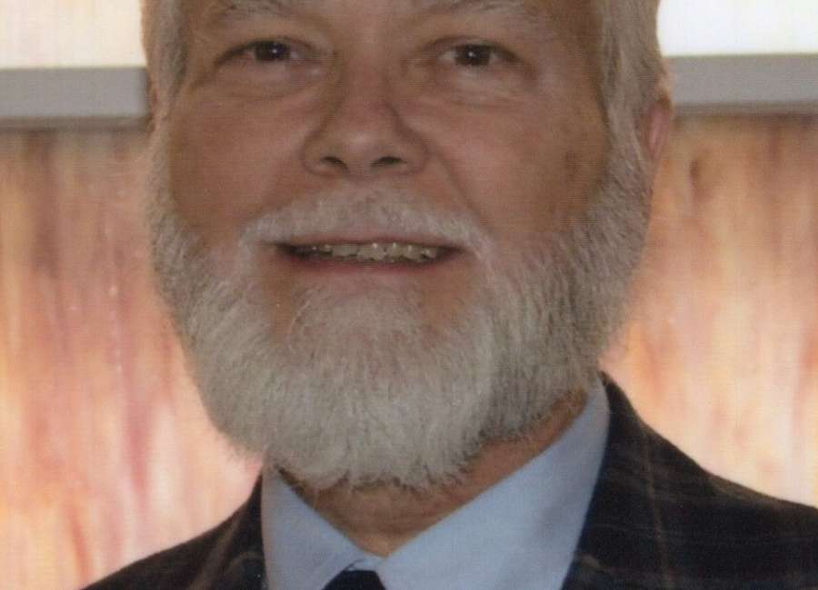 Holdredge is new pastor at Raymond