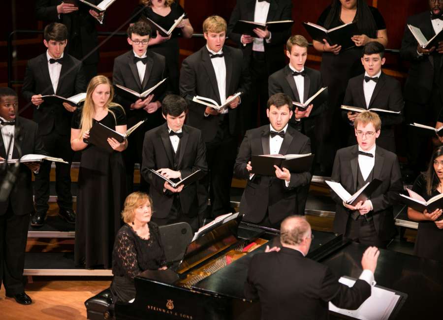 Mercer Singers to present concert at Central Baptist