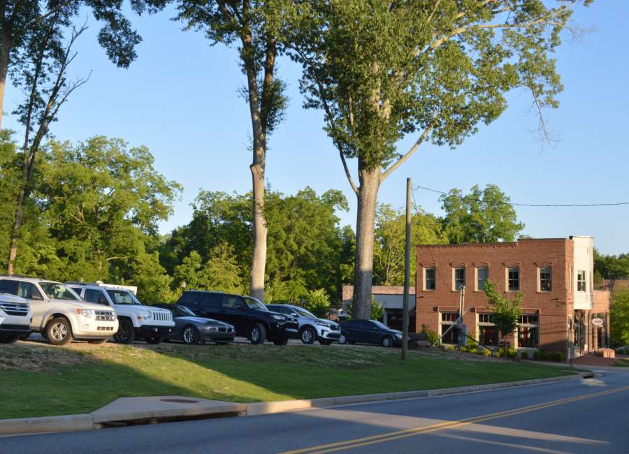 Senoia land swap will bring more parking, development