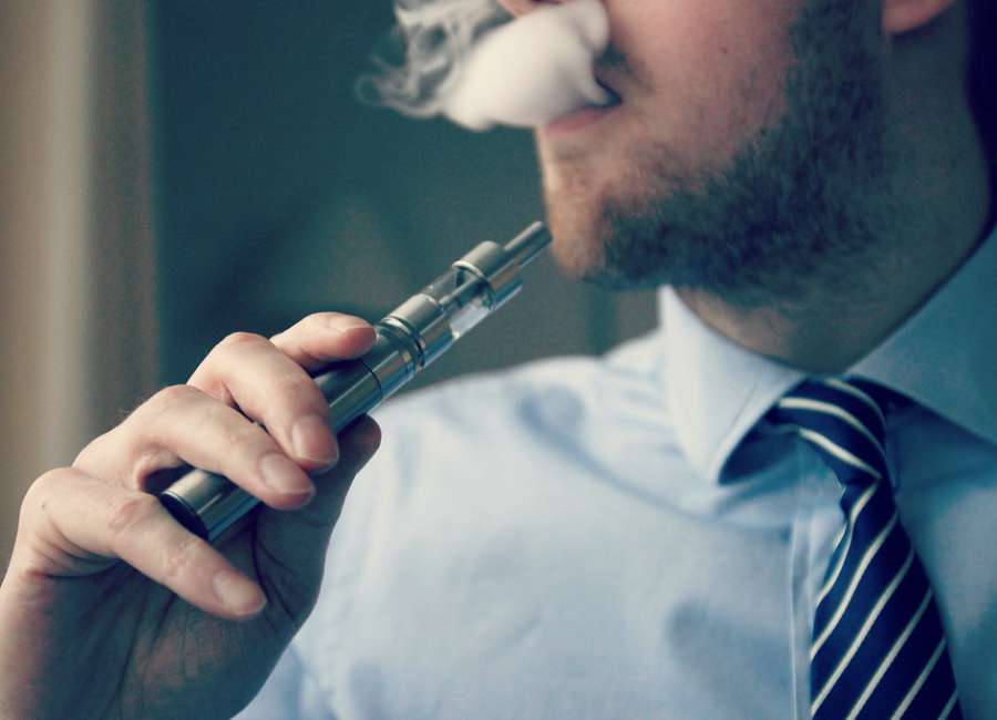 First vaping-related death found in IL following respiratory illness