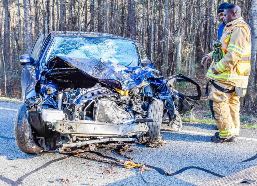 Three injured in head-on crash